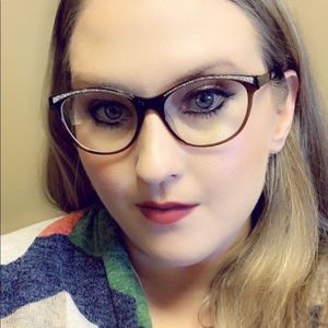 Meet your Posher, Ana